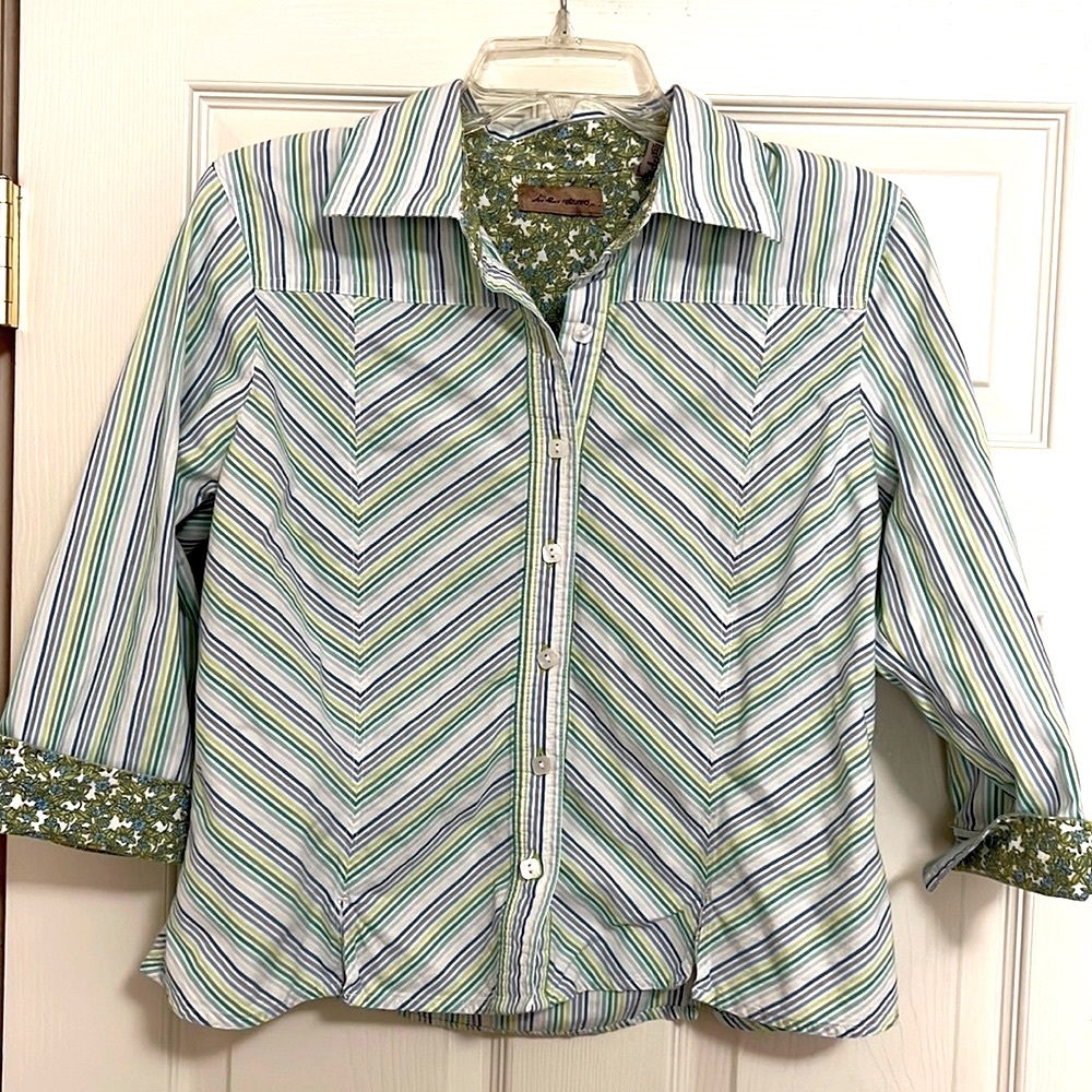 i.e. Relaxed blouse, size L